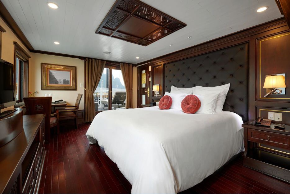 premium-suite-paradise-peak-cruise-halong-bay